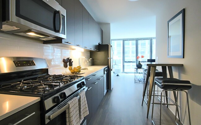 Photo - 65 W Erie St Apartment