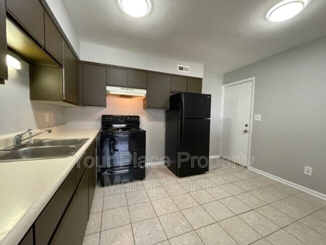 Building Photo - 109 Harbor Dr