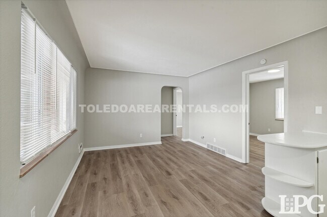 Foto del edificio - 4225 Harvest Ln