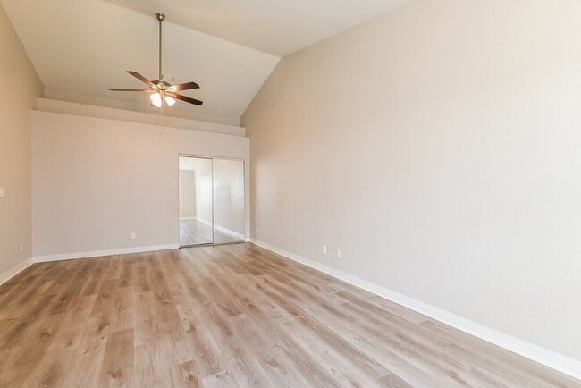 Foto del edificio - 827 Harbor Beach Ct