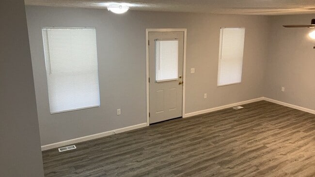 Building Photo - 2025 Culver Ave