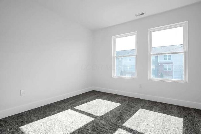 Building Photo - 768 E Whittier St