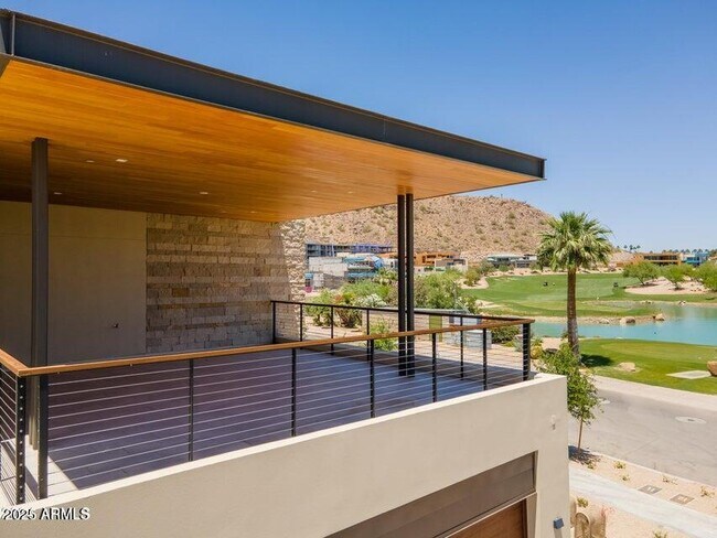 Foto del edificio - 6321 E Phoenician Blvd