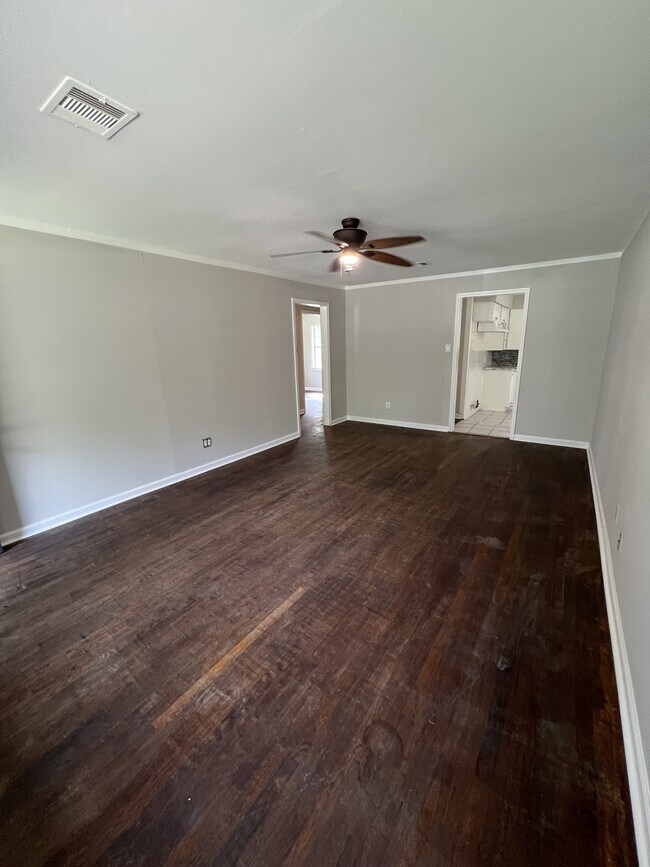 Foto del edificio - 13026 Lawrence Ln