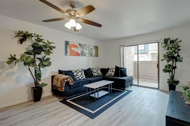Building Photo - 8435 Hearth Dr