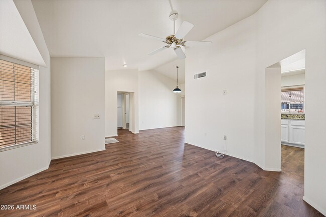 Foto del edificio - 14802 W Greystone Dr