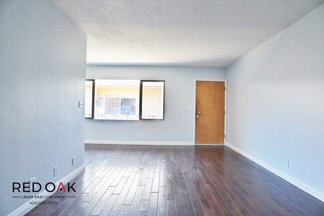 Building Photo - 1038 N Sierra Bonita Ave