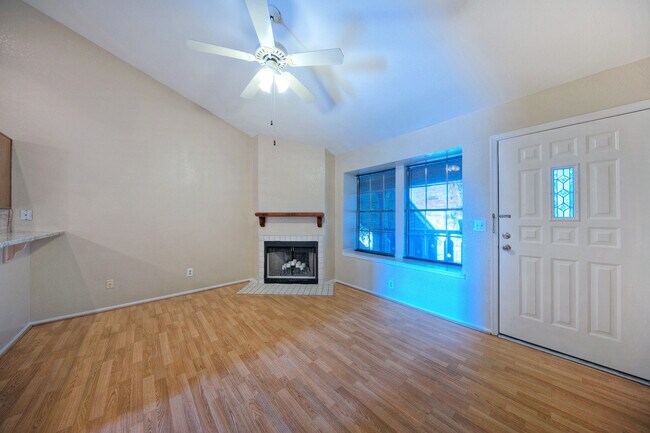 Building Photo - Peoria 1 bedroom condo
