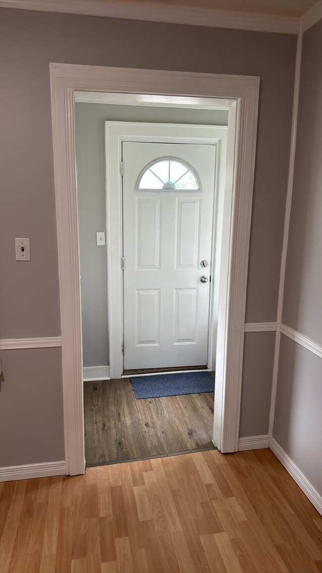 Building Photo - Spacious 3 Bed / 1 Bath Home in Sault Ste. Marie, ON – $2,199/month + Utilities