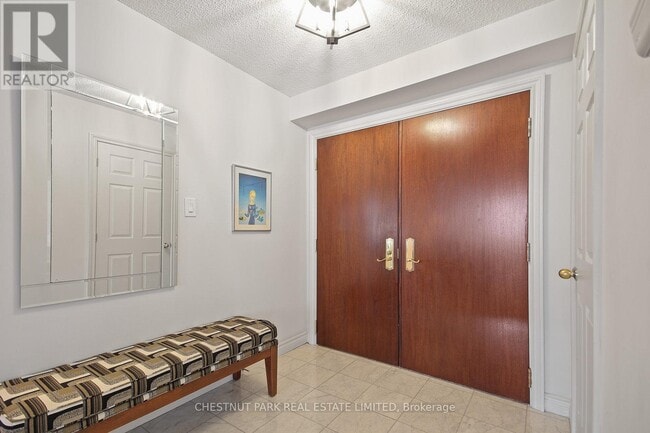 Building Photo - 215-215 The Donway W