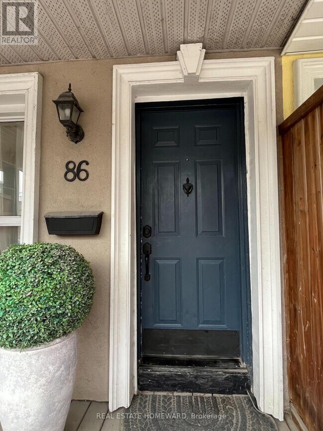 Photo du bâtiment - 86 Carlaw Ave