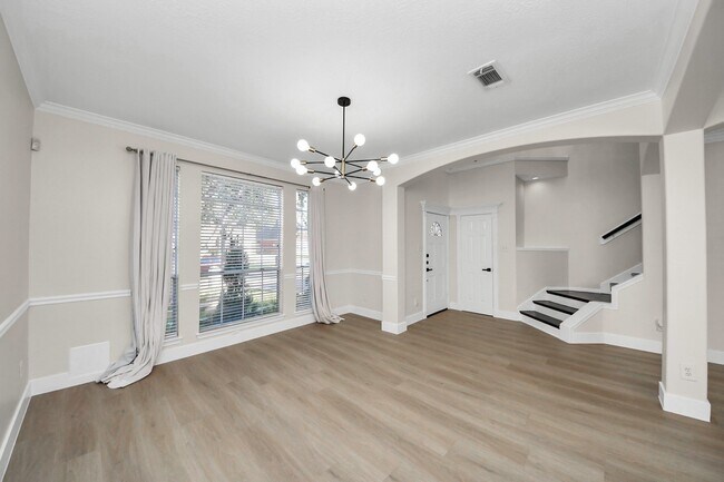 Foto del edificio - 811 Childers Ct