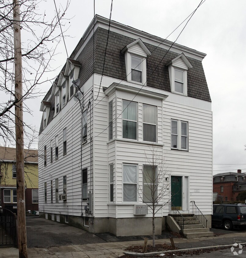 Primary Photo - 39 Brighton St