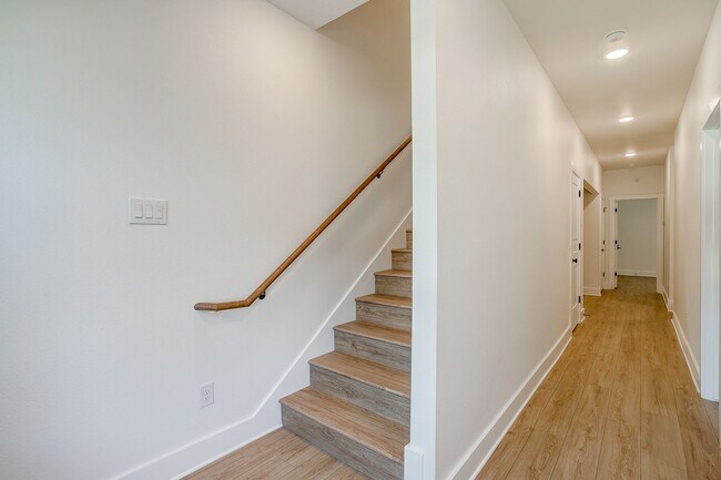 Foto del edificio - 2335 Benbrook Blvd