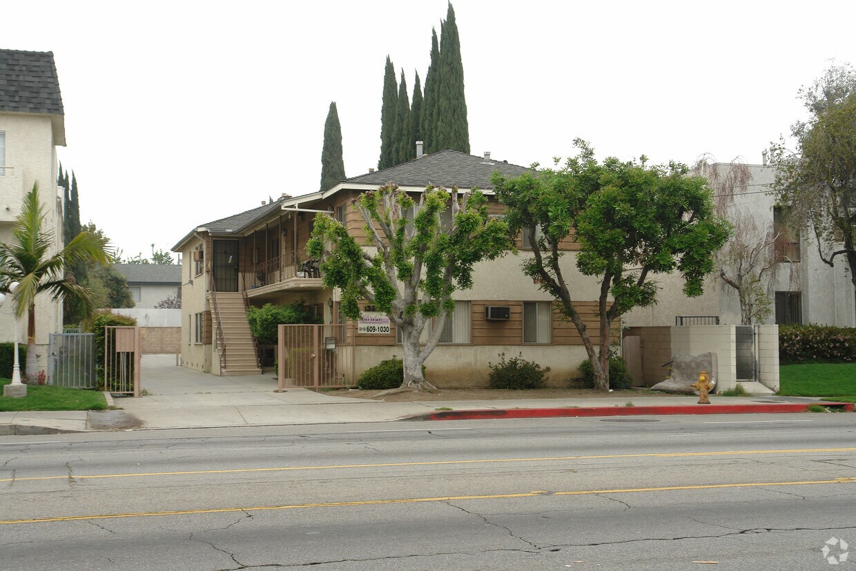 Primary Photo - 13801 Sherman Way
