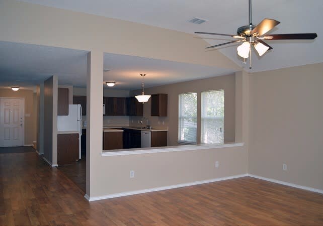 Building Photo - 217 Windmill Dr
