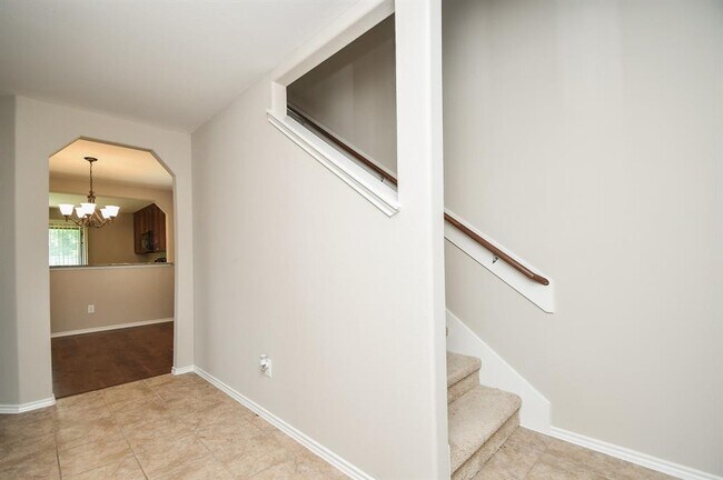 Building Photo - 1646 Perennial Ln