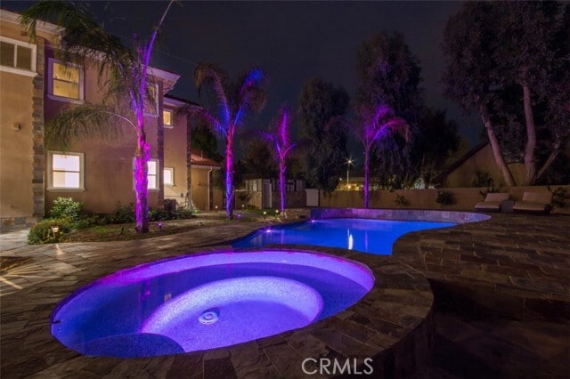 Foto del edificio - 10062 Valley Circle Blvd