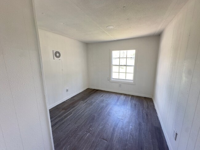Building Photo - 1491 N 15th St