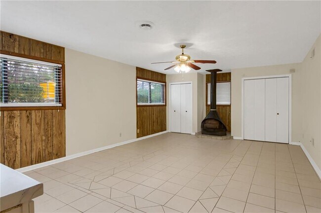 Foto del edificio - 1462 Ester Ct