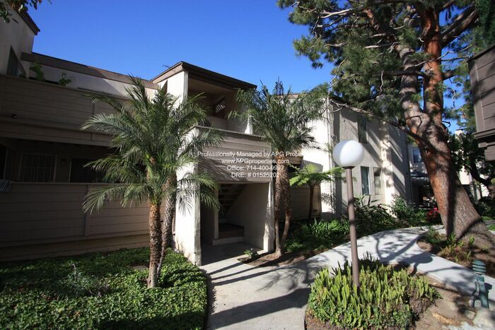 Primary Photo - 1490 Cabrillo Park Dr