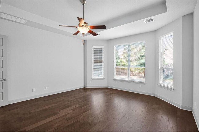 Foto del edificio - 21404 Hines Ln