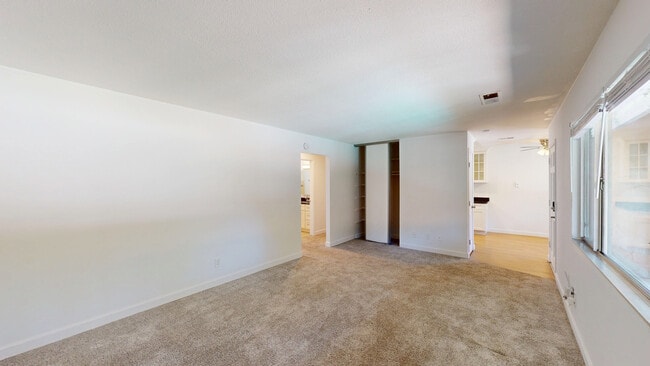 Building Photo - 18215 Happy Ln