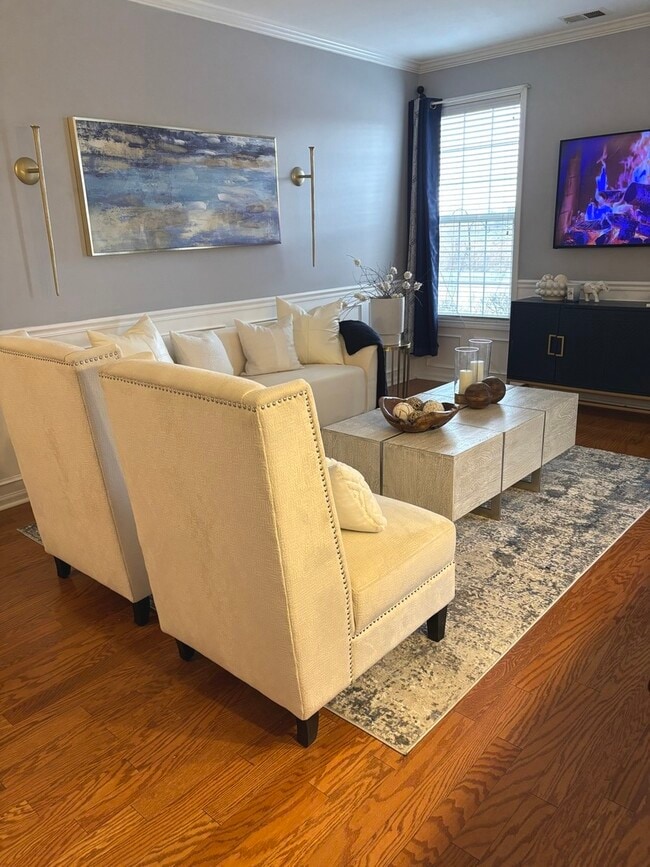 Building Photo - 549 Springbrook Trail N