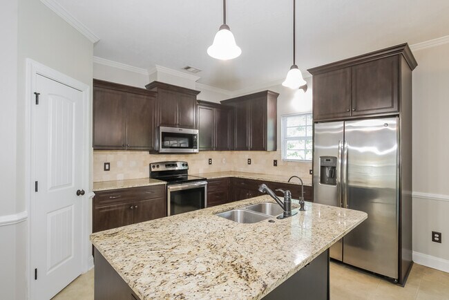Building Photo - Willow Oak Village Beauty