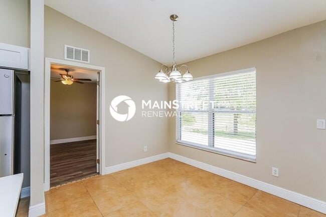 Foto del edificio - 3 Bedroom Pet-Friendly Home in Lehigh Acre...