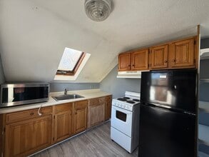 Building Photo - 144 Franklin St