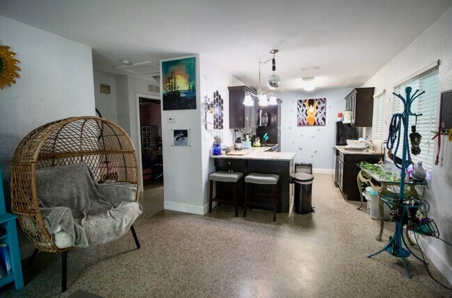 Cocina - 100 38th Ave SE