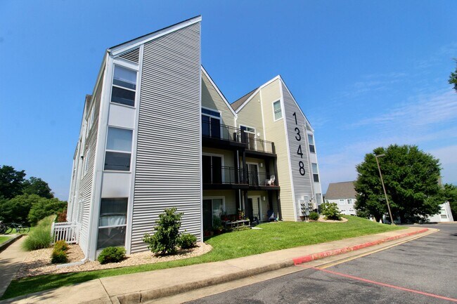 Building Photo - 1348 Hunters Rd
