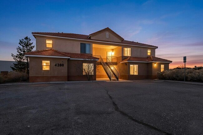 Foto del edificio - 4200 Ridgeway Ct