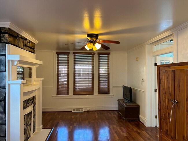 Foto del edificio - Charming 4-Bedroom Home in North Highland ...