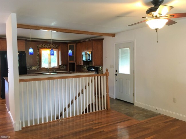 Building Photo - 4 br, 2 bath House - 327 Park Hall S