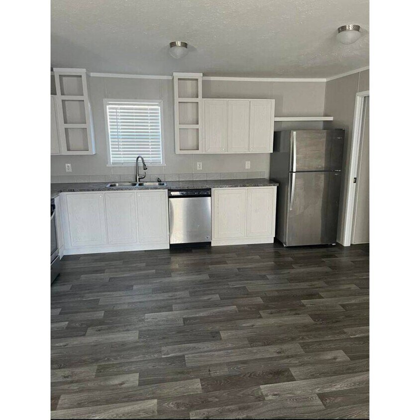 Foto del edificio - 1085 Spring Bay Rd