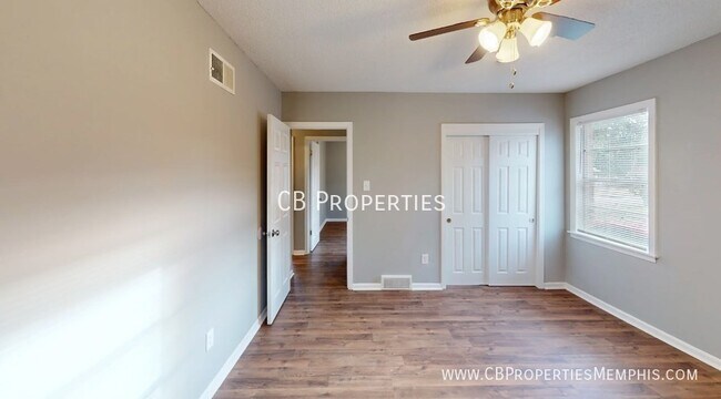 Building Photo - Newly Renovated! Upgraded!!