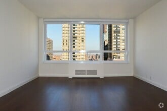 Building Photo - 200 E 94th St