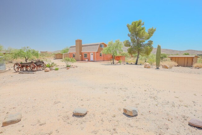 Foto del edificio - BARN STYLE HOME ON HUGE LOT!!!!1 Bedroom LOFT 1.5 Bathroom