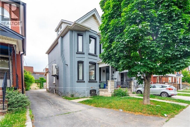 Photo du bâtiment - 155 Wentworth St N