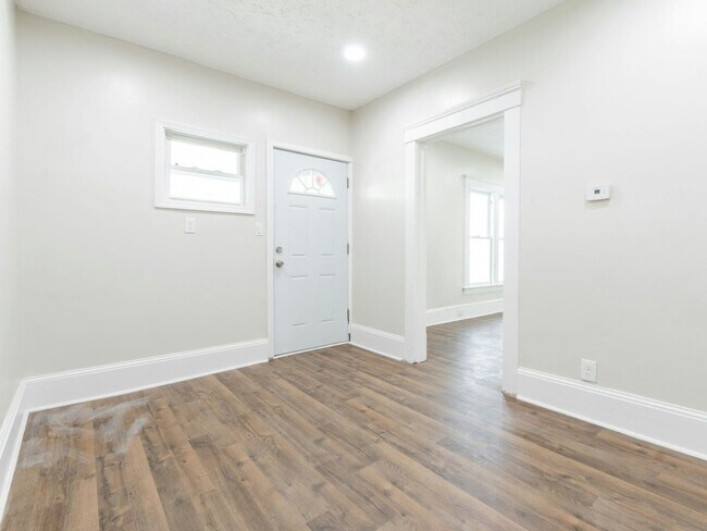 Foto del edificio - 6709 Lawn Ave