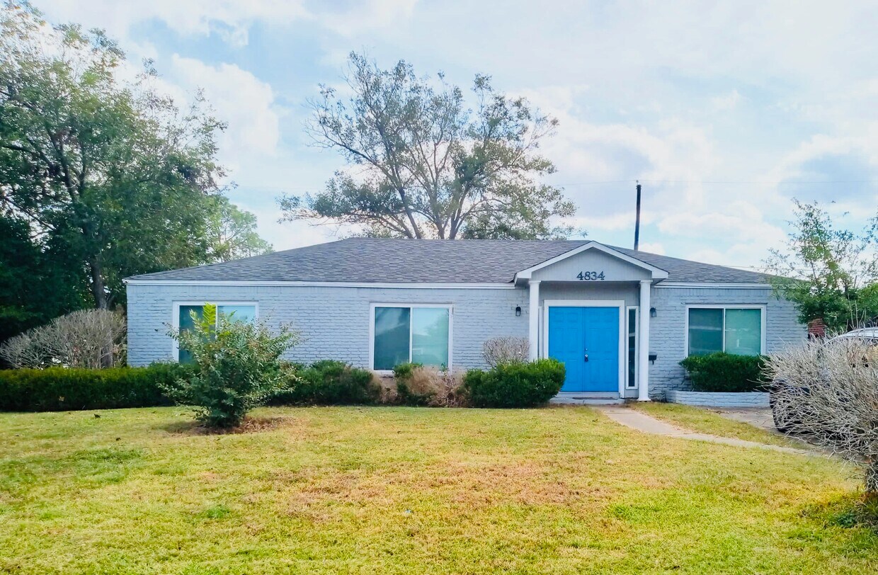 Foto principal - 4834 Meadow Park Dr