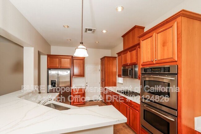 Building Photo - 5593 McFarlan Ranch Dr