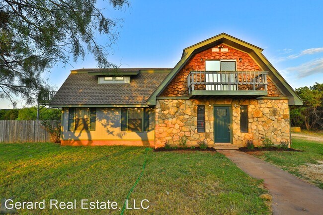 Foto del edificio - 5 br, 2 bath House - 317 CR 676