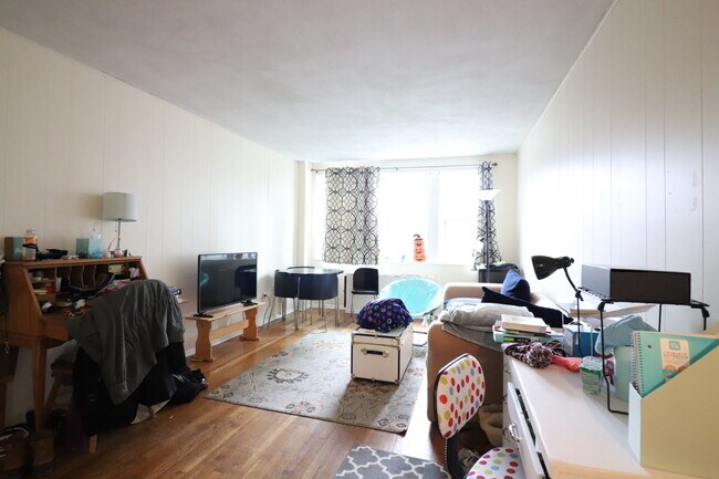 Building Photo - 1999 Commonwealth Ave