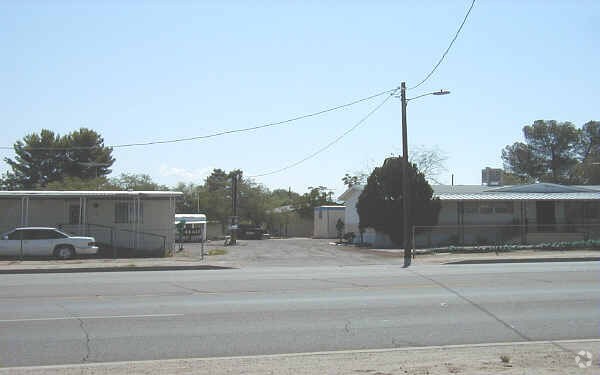 Building Photo - 4140 N Flowing Wells Rd