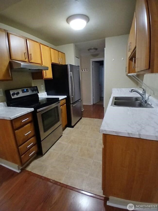 Building Photo - 16817 Larch Way