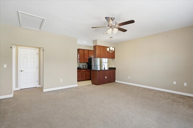 Foto del edificio - 290 Westlawn Dr