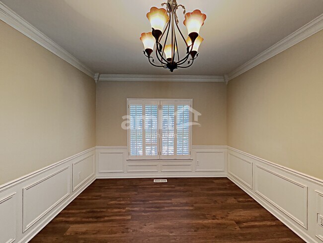 Building Photo - 4300 Clairesbrook Lane